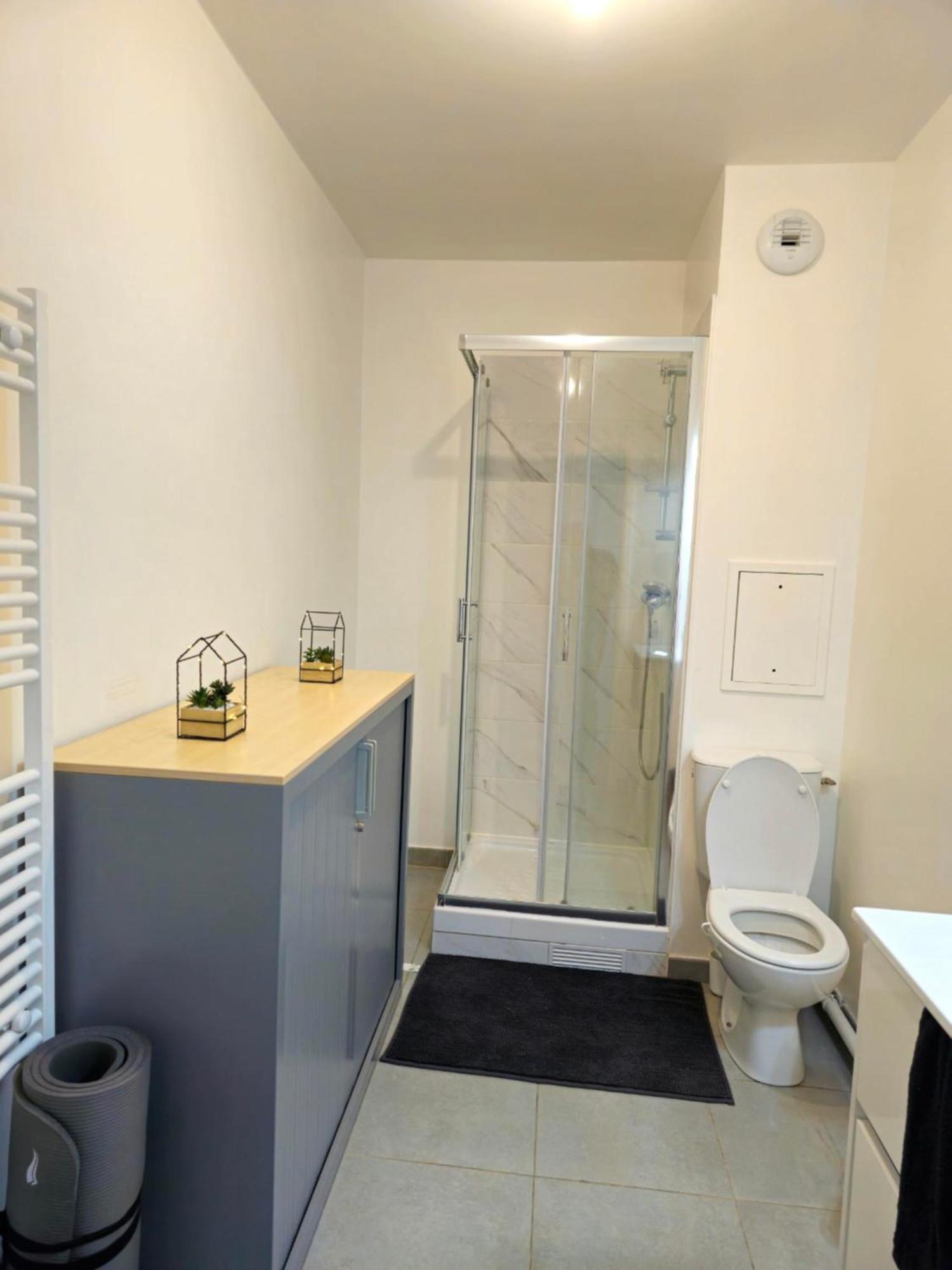 Studio Entre Paris Et Disney Apartamento Bussy-Saint-Georges Exterior foto